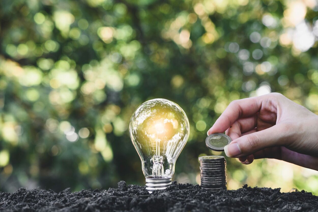 Zelená energia v praxi: Ako doma využiť obnoviteľné zdroje